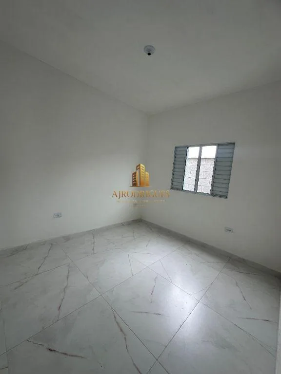 Casa para Venda em São Roque, Jardim Vinhas Do Sol (Mailasqui), 2 dormitórios, 1 suíte, 2 banheiros, 2 vagas