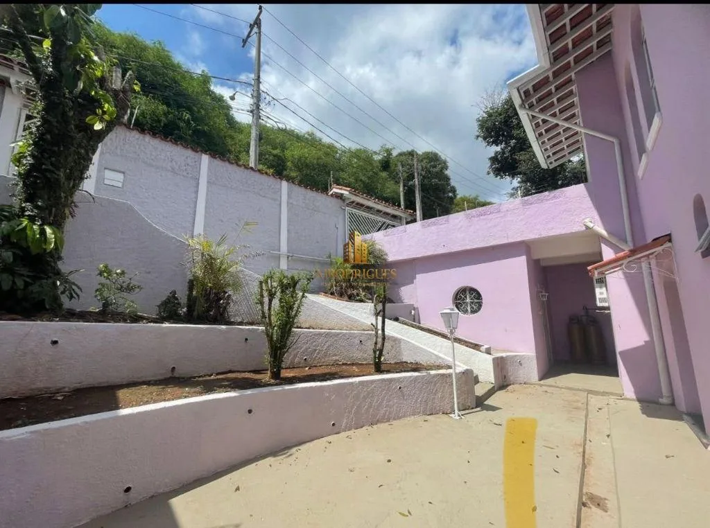 Casa para Venda em São Roque, Vila Junqueira, 4 dormitórios, 2 suítes, 4 banheiros, 3 vagas