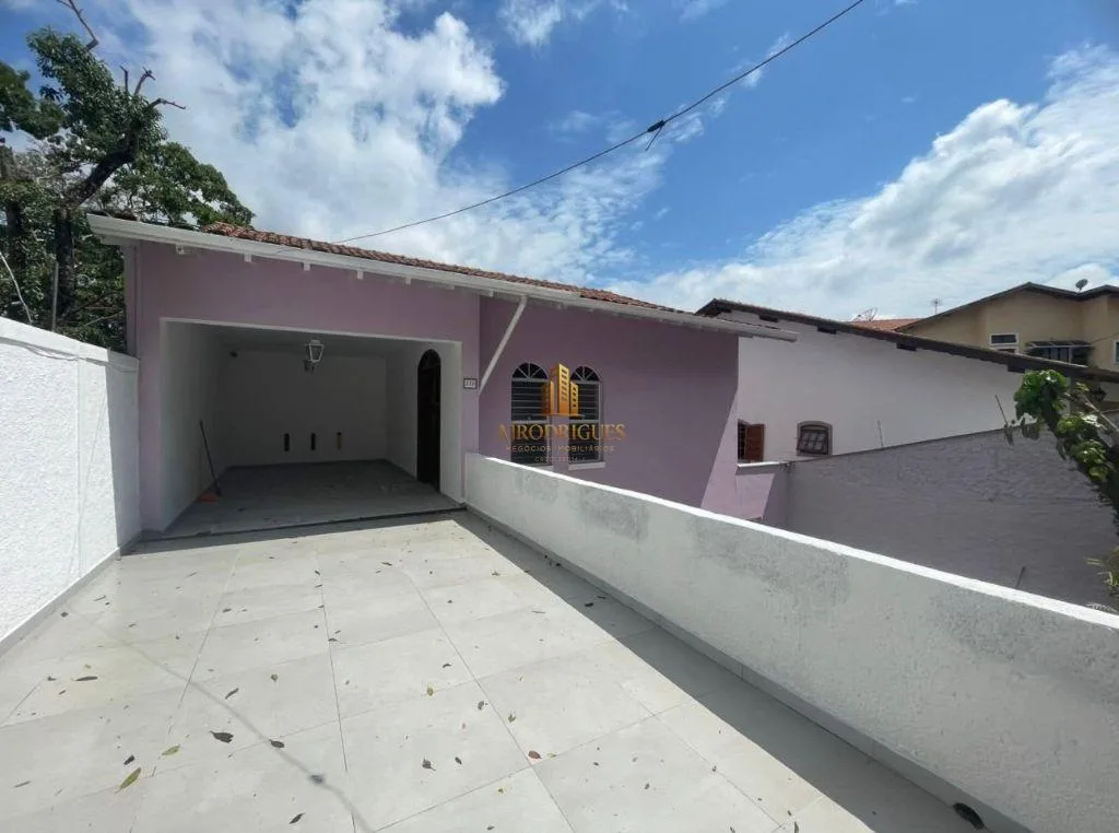 Casa para Venda em São Roque, Vila Junqueira, 4 dormitórios, 2 suítes, 4 banheiros, 3 vagas