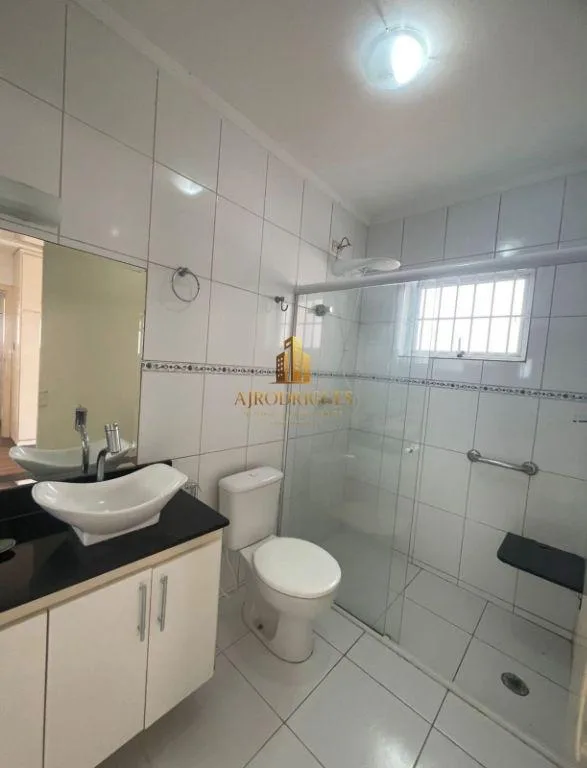 Casa para Venda em São Roque, Vila Junqueira, 4 dormitórios, 2 suítes, 4 banheiros, 3 vagas