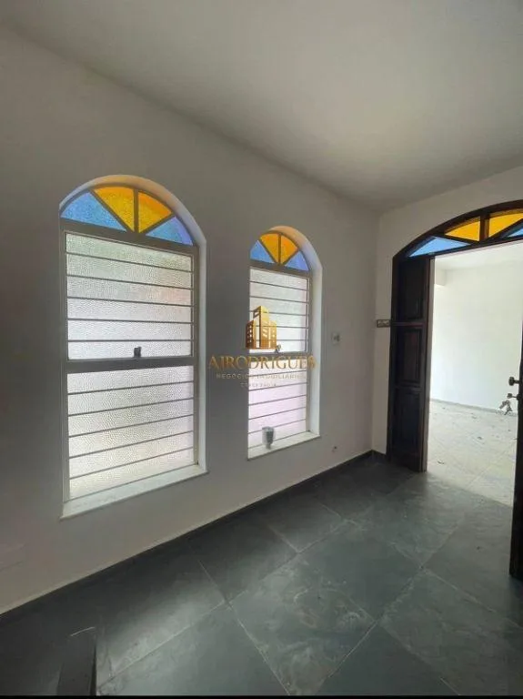 Casa para Venda em São Roque, Vila Junqueira, 4 dormitórios, 2 suítes, 4 banheiros, 3 vagas
