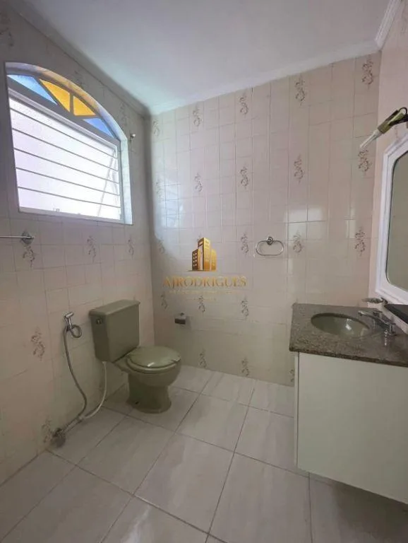 Casa para Venda em São Roque, Vila Junqueira, 4 dormitórios, 2 suítes, 4 banheiros, 3 vagas