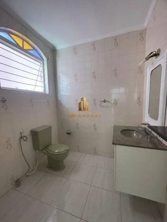 Casa para Venda em São Roque, Vila Junqueira, 4 dormitórios, 2 suítes, 4 banheiros, 3 vagas