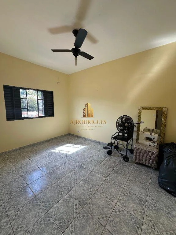 Casa para Venda em São Roque, Vila Santa Rita, 2 dormitórios, 1 banheiro, 2 vagas