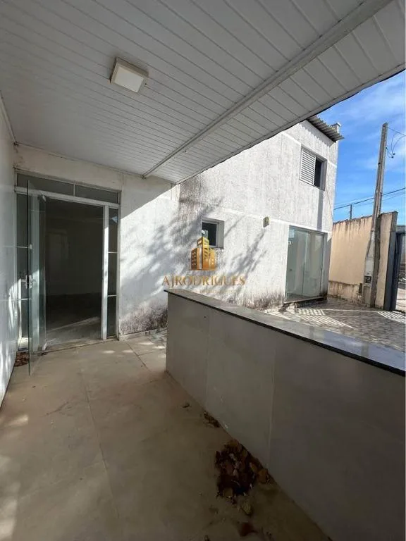 Casa para Venda em São Roque, Loteamento Jardim do Sol (Mailasqui), 2 dormitórios, 2 banheiros, 2 vagas