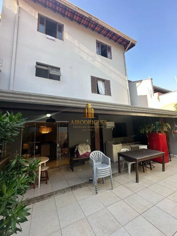 Casa em Condomínio para Venda em São Roque, Vila Irene, 3 dormitórios, 3 suítes, 3 banheiros, 2 vagas