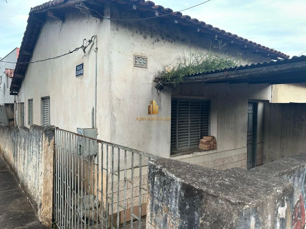 Casa para Venda em São Roque, Centro, 3 dormitórios, 1 banheiro, 1 vaga