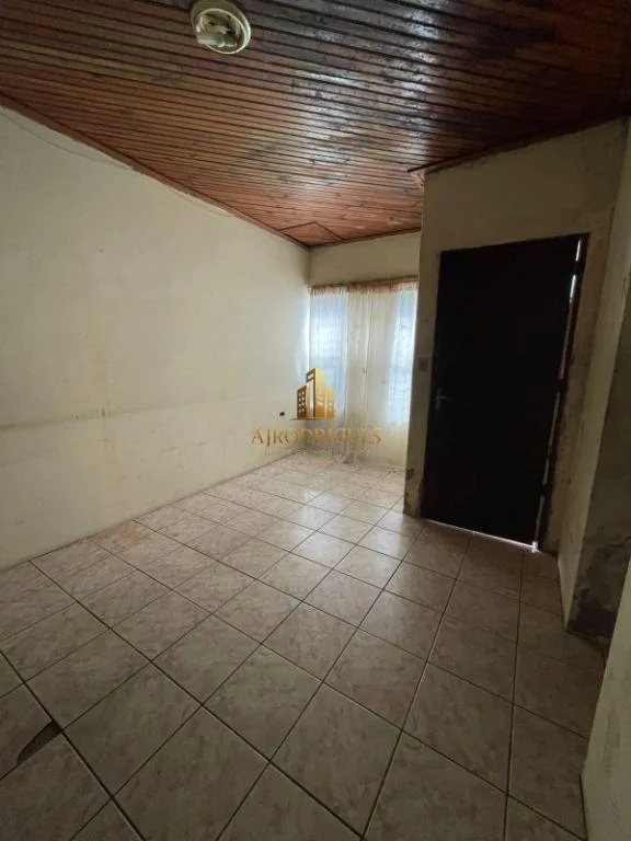 Casa para Venda em São Roque, Centro, 3 dormitórios, 1 banheiro, 1 vaga