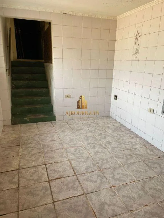 Casa para Venda em São Roque, Centro, 3 dormitórios, 1 banheiro, 1 vaga