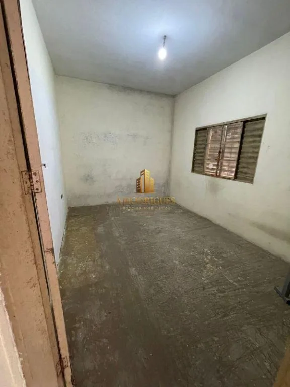 Casa para Venda em São Roque, Centro, 3 dormitórios, 1 banheiro, 1 vaga