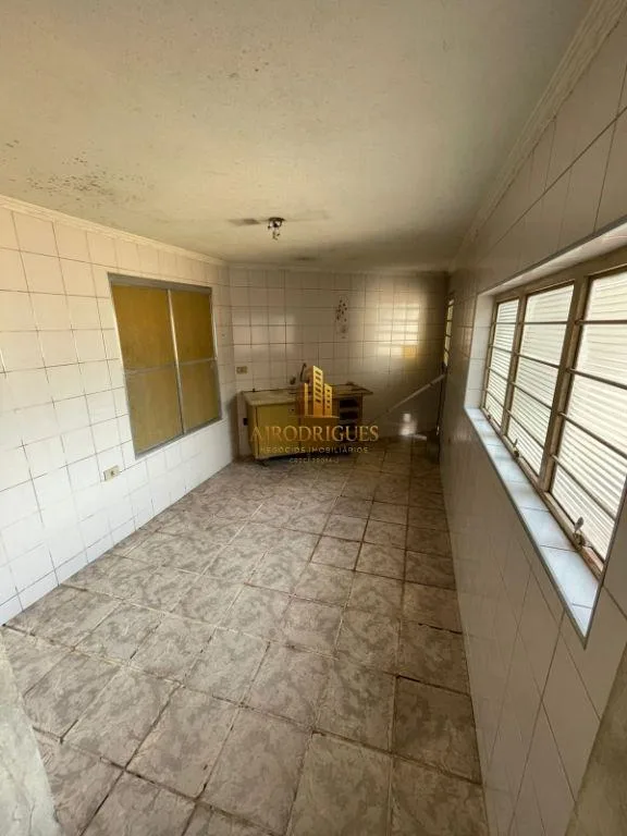 Casa para Venda em São Roque, Centro, 3 dormitórios, 1 banheiro, 1 vaga