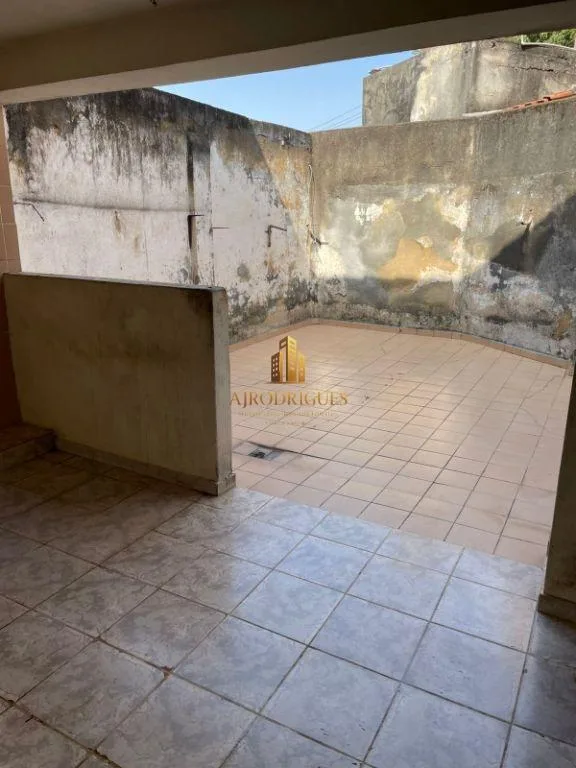 Casa para Venda em São Roque, Centro, 3 dormitórios, 1 banheiro, 1 vaga