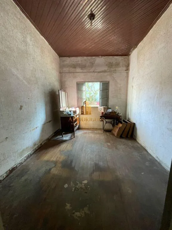 Casa para Venda em São Roque, Centro, 3 dormitórios, 1 banheiro, 1 vaga