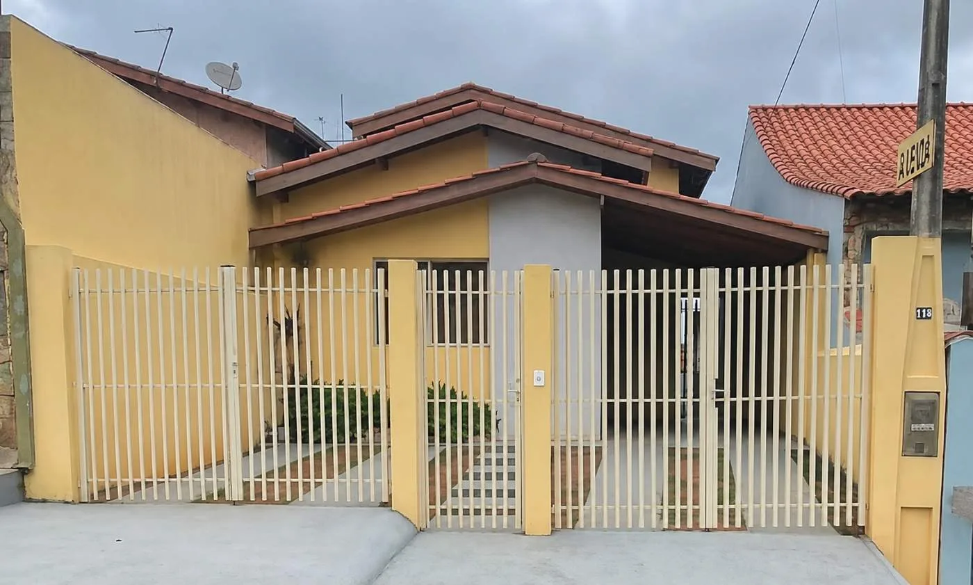 Casa para Venda em São Roque, Jardim Flórida, 3 dormitórios, 1 suíte, 2 banheiros, 3 vagas