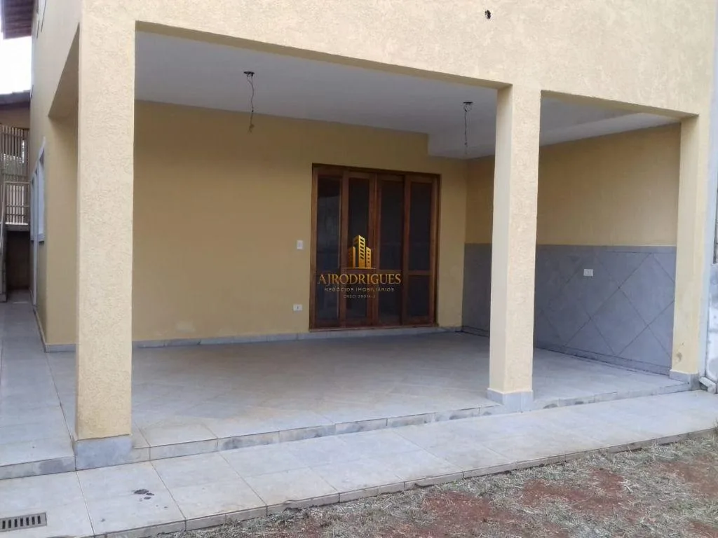 Casa para Venda em São Roque, Jardim Flórida, 3 dormitórios, 1 suíte, 2 banheiros, 3 vagas
