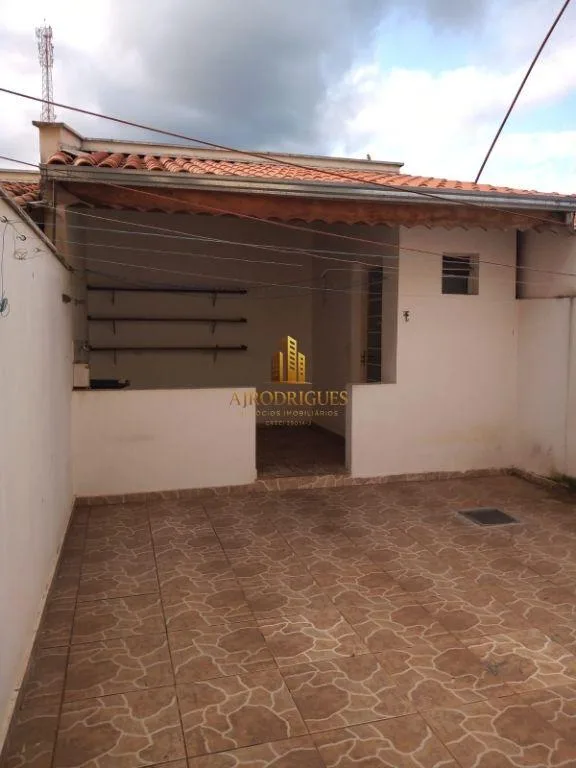 Sobrado para Venda em São Roque, Vila Santo Antônio, 2 dormitórios, 2 banheiros, 2 vagas