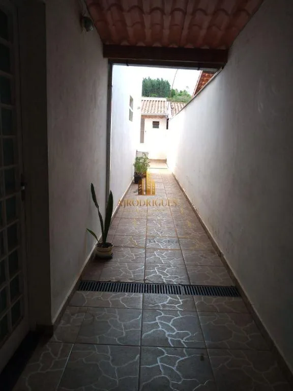 Sobrado para Venda em São Roque, Vila Santo Antônio, 2 dormitórios, 2 banheiros, 2 vagas