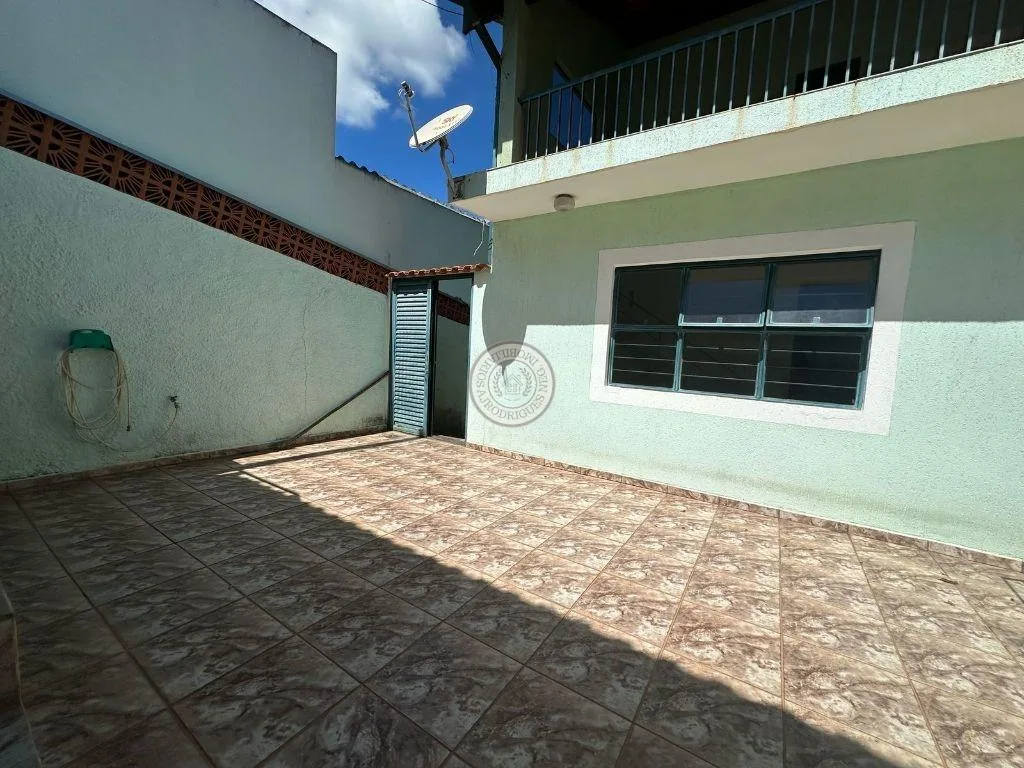 Casa para Venda em São Roque, Jardim Mosteiro, 4 dormitórios, 1 suíte, 2 banheiros, 2 vagas