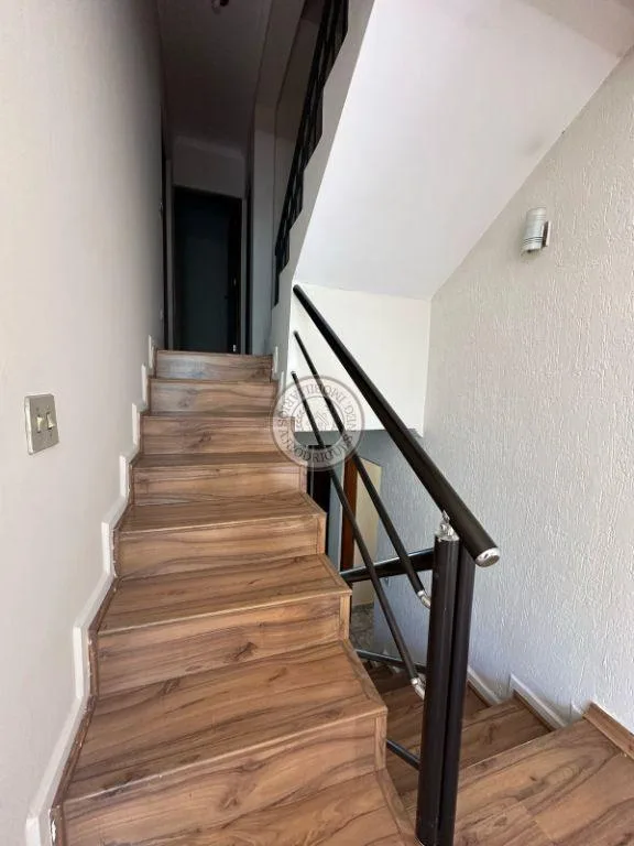 Casa para Venda em São Roque, Jardim Mosteiro, 4 dormitórios, 1 suíte, 2 banheiros, 2 vagas