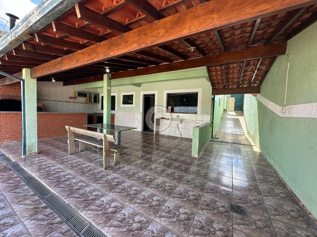 Casa para Venda em São Roque, Jardim Mosteiro, 4 dormitórios, 1 suíte, 2 banheiros, 2 vagas