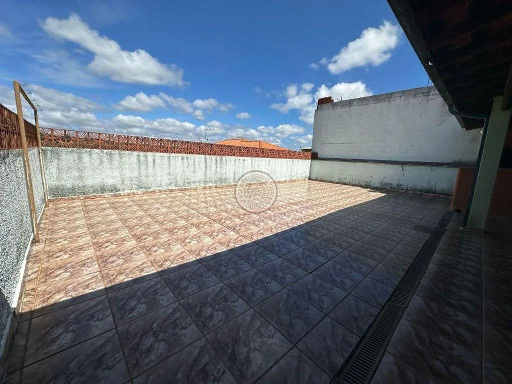 Casa para Venda em São Roque, Jardim Mosteiro, 4 dormitórios, 1 suíte, 2 banheiros, 2 vagas