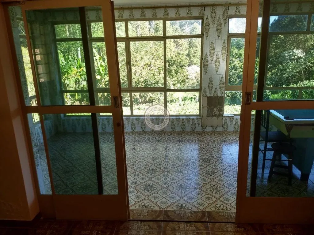 Casa para Venda em Mairinque, Setúbal, 1 banheiro, 2 vagas