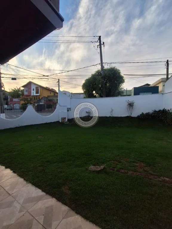 Casa para Venda em São Roque, Jardim Brasil, 3 dormitórios, 1 suíte, 2 banheiros, 1 vaga