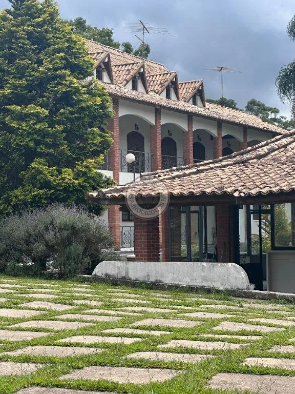 Casa para Venda em São Roque, Pavão (Canguera), 5 dormitórios, 2 suítes, 4 banheiros, 10 vagas