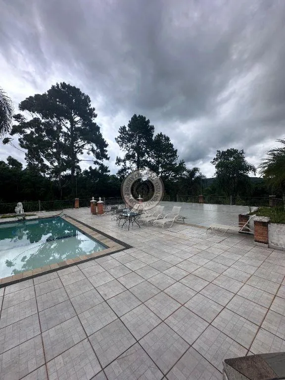 Casa para Venda em São Roque, Pavão (Canguera), 5 dormitórios, 2 suítes, 4 banheiros, 10 vagas