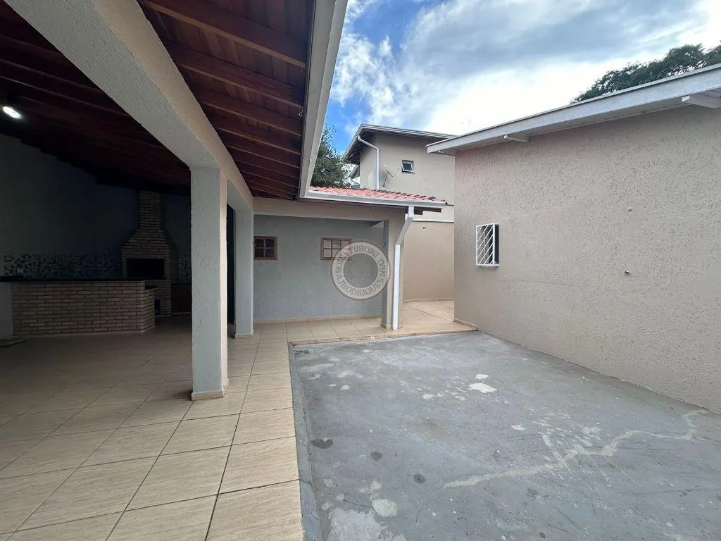 Casa para Venda em São Roque, Centro, 4 dormitórios, 1 suíte, 2 banheiros, 3 vagas