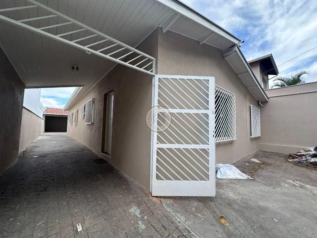 Casa para Venda em São Roque, Centro, 4 dormitórios, 1 suíte, 2 banheiros, 3 vagas