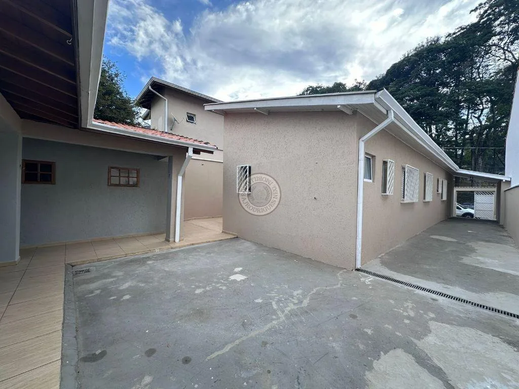 Casa para Venda em São Roque, Centro, 4 dormitórios, 1 suíte, 2 banheiros, 3 vagas