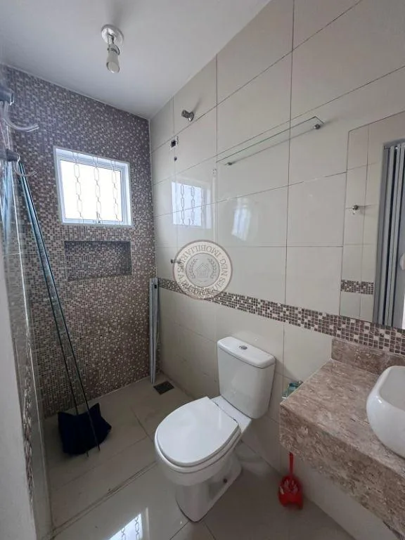 Casa para Venda em São Roque, Centro, 4 dormitórios, 1 suíte, 2 banheiros, 3 vagas