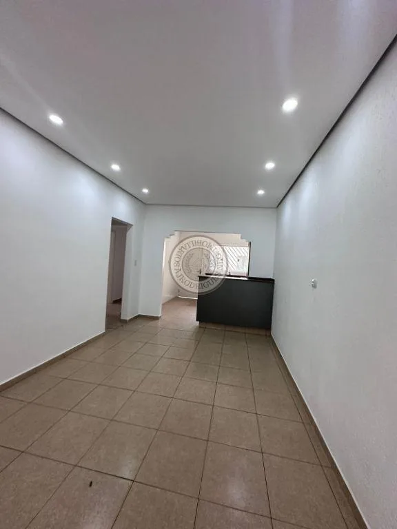 Casa para Venda em São Roque, Centro, 4 dormitórios, 1 suíte, 2 banheiros, 3 vagas