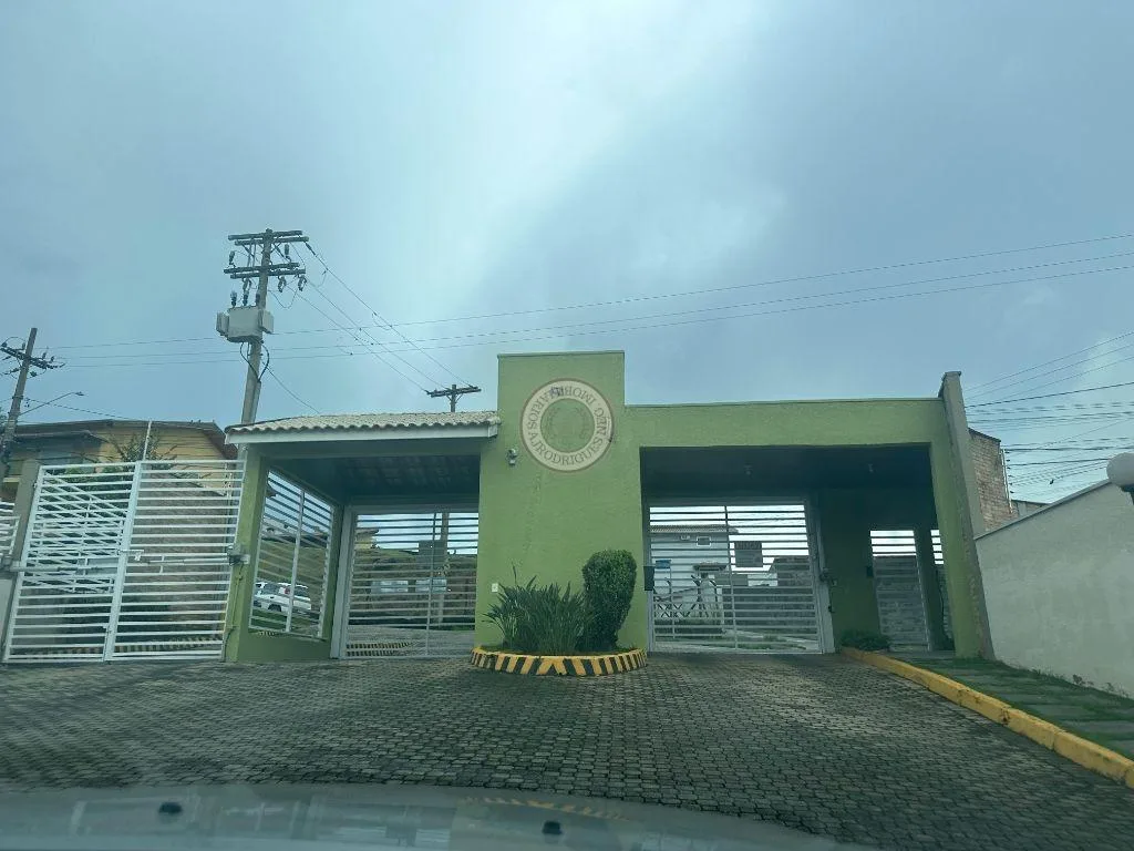 Condomínio Fechado para Venda em São Roque, Taboão, 3 dormitórios, 1 suíte, 2 banheiros, 2 vagas