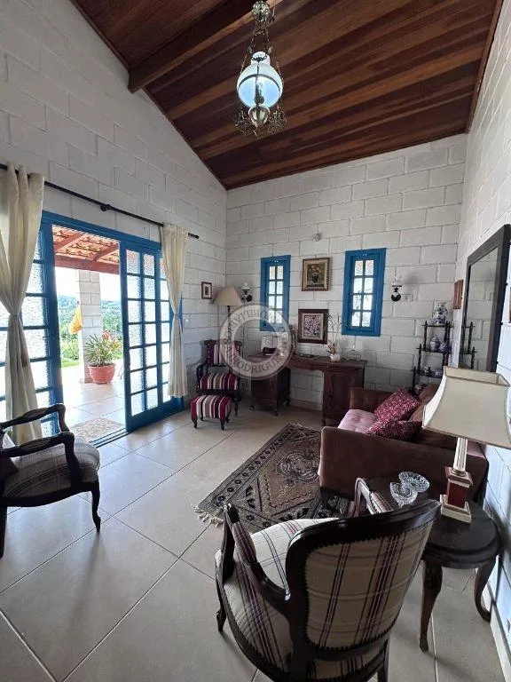 Casa para Venda em Mairinque, Dona Catarina, 3 dormitórios, 2 suítes, 4 banheiros, 4 vagas