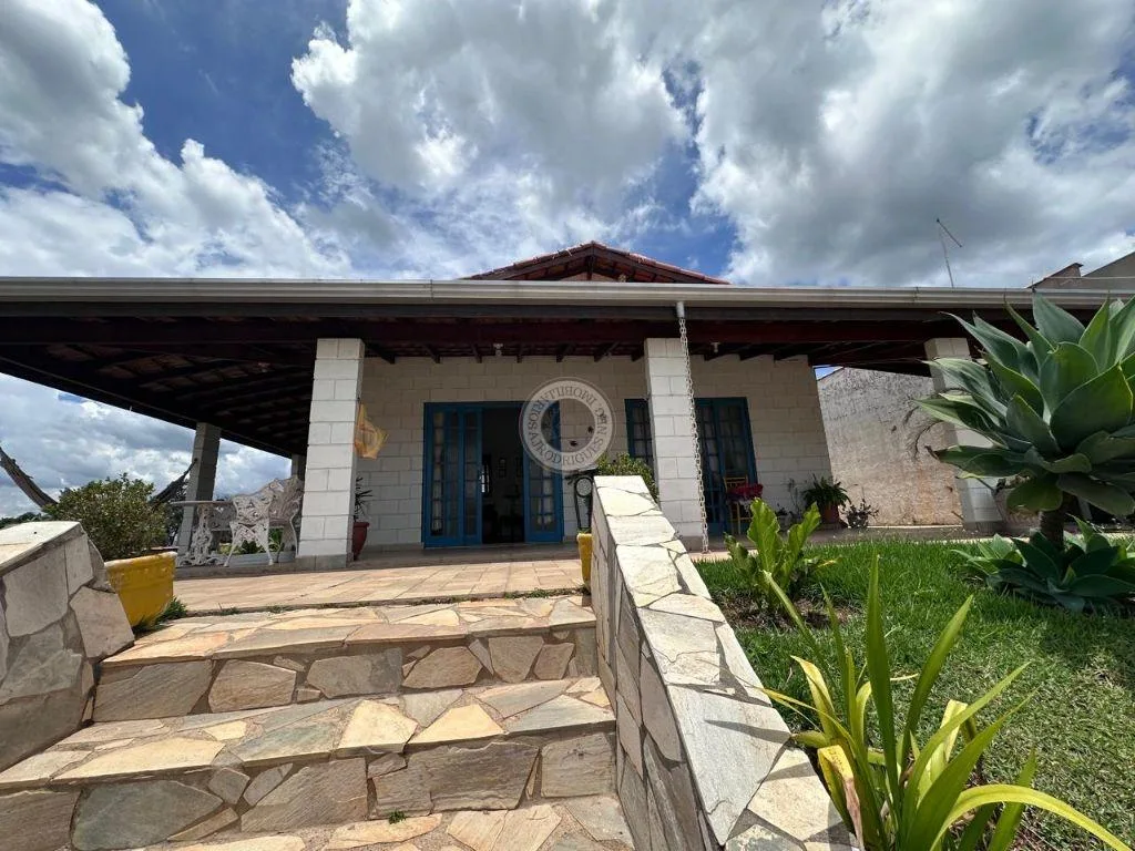 Casa para Venda em Mairinque, Dona Catarina, 3 dormitórios, 2 suítes, 4 banheiros, 4 vagas