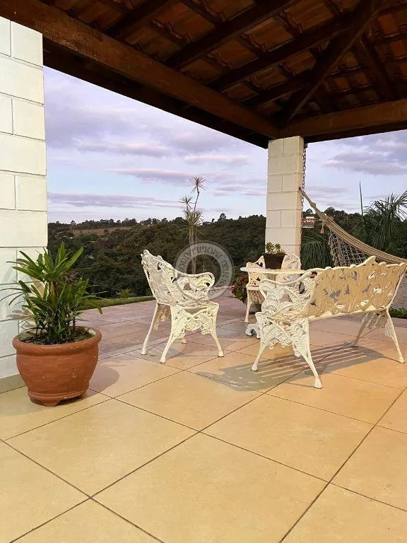 Casa para Venda em Mairinque, Dona Catarina, 3 dormitórios, 1 suíte, 2 banheiros, 3 vagas