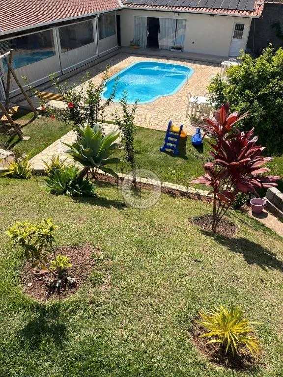 Casa para Venda em Mairinque, Dona Catarina, 3 dormitórios, 1 suíte, 2 banheiros, 3 vagas
