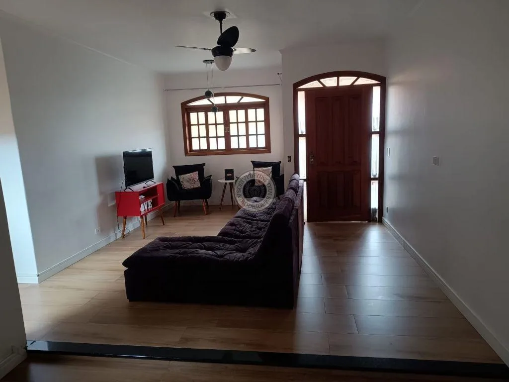 Sobrado para Venda em São Roque, Paisagem Colonial, 3 dormitórios, 1 suíte, 2 banheiros, 4 vagas