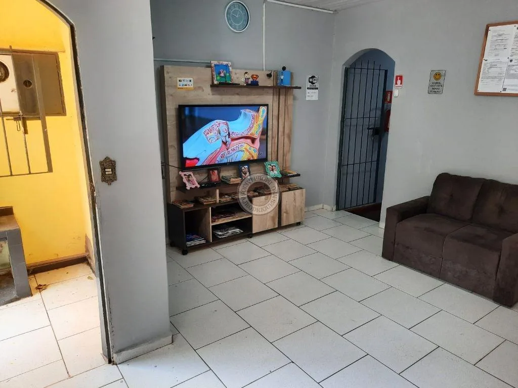 Sobrado para Venda em São Roque, Centro, 1 dormitório, 2 banheiros