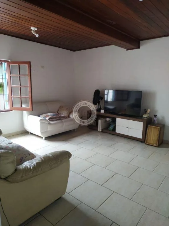 Casa para Venda em São Roque, Esplanada Mendes Moraes, 4 dormitórios, 1 suíte, 3 banheiros, 2 vagas