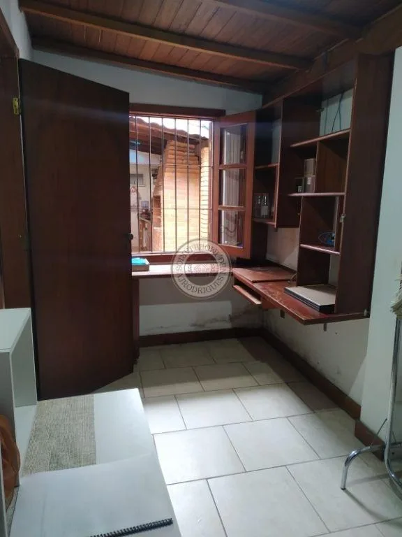 Casa para Venda em São Roque, Esplanada Mendes Moraes, 4 dormitórios, 1 suíte, 3 banheiros, 2 vagas