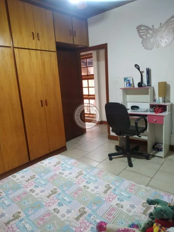 Casa para Venda em São Roque, Esplanada Mendes Moraes, 4 dormitórios, 1 suíte, 3 banheiros, 2 vagas