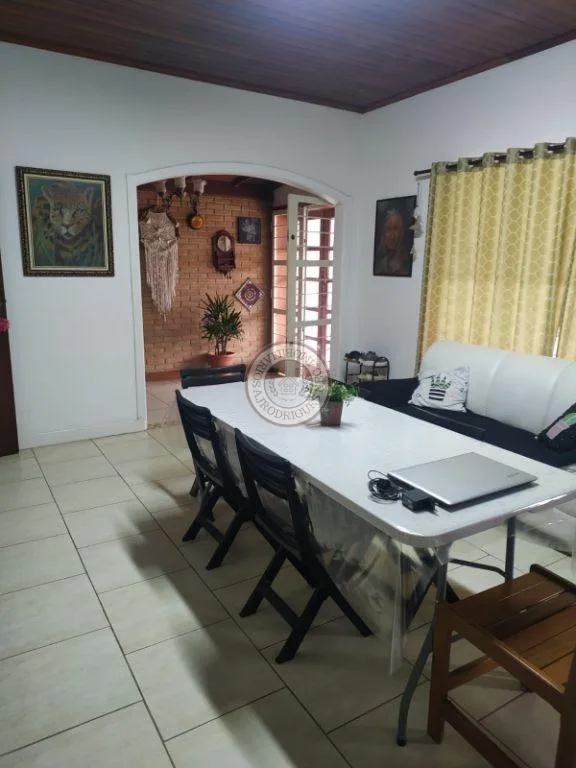 Casa para Venda em São Roque, Esplanada Mendes Moraes, 4 dormitórios, 1 suíte, 3 banheiros, 2 vagas