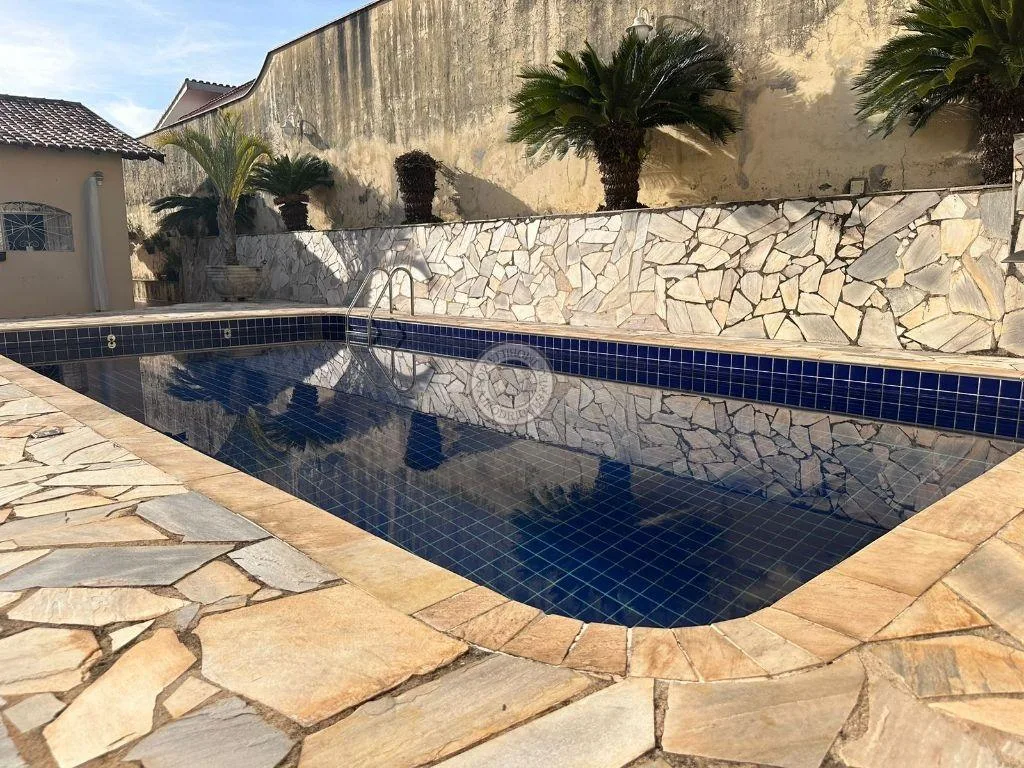 Casa para Venda em São Roque, Jardim Flórida, 3 dormitórios, 1 suíte, 2 banheiros, 6 vagas