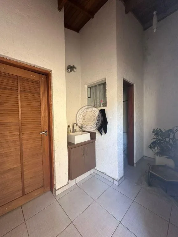 Casa para Venda em São Roque, Jardim Flórida, 3 dormitórios, 1 suíte, 2 banheiros, 6 vagas