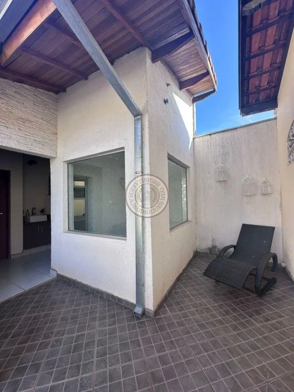 Casa para Venda em São Roque, Jardim Flórida, 3 dormitórios, 1 suíte, 2 banheiros, 6 vagas