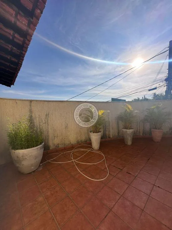 Casa para Venda em São Roque, Jardim Flórida, 3 dormitórios, 1 suíte, 2 banheiros, 6 vagas