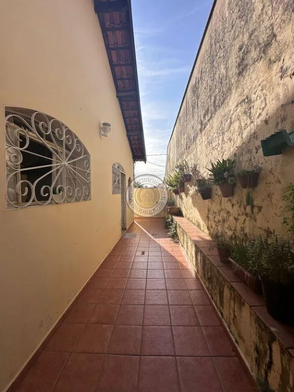 Casa para Venda em São Roque, Jardim Flórida, 3 dormitórios, 1 suíte, 2 banheiros, 6 vagas